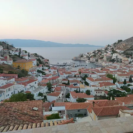 Hydra's View House Holiday home *